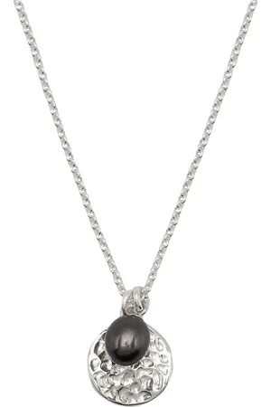 Dower and Hall Hammered disc pearl pendant necklace