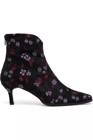 MAME KUROGOUCHI Women Floral shoes - Floral-embroidered velvet boots - Black