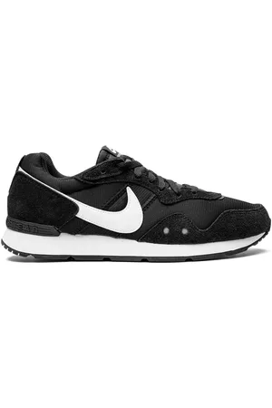 Nike Venture Runner low-top sneakers