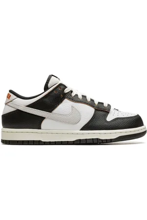 Nike x Familia SB Dunk Low First Avenue Sneakers - Farfetch