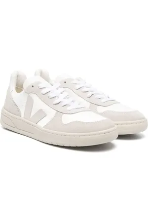 Veja V-10 B-mesh trainers
