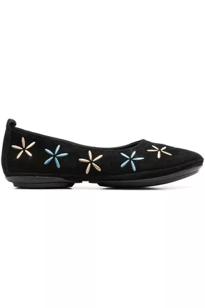 Camper Women Floral shoes - Nina floral-embroidered ballerina shoes - Black