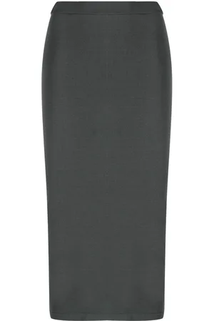 The Petite Seamed Pencil Skirt in Seasonless Stretch