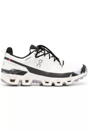 On Running Men Low Top Sneakers - Cloudwander Waterproof hiking shoes - White