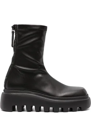 vic matiè Saudi embossed-logo ankle boots