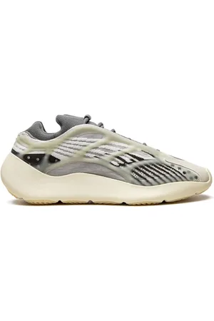 adidas YEEZY 700 V3 "Fade Salt" sneakers