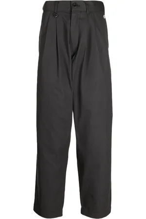 Chocoolate Logo-patch pleated chinos