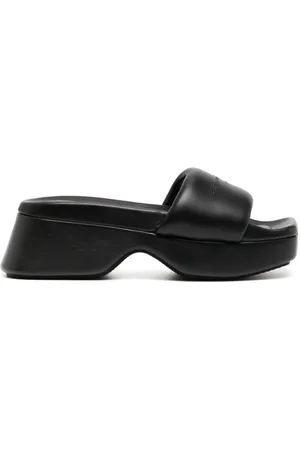 Gucci logo-debossed Platform flip-flops - Farfetch