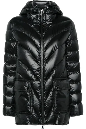 The latest collection of puffer & quilted jackets in the size M/L