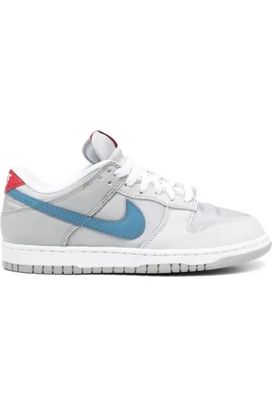 Nike Dunk Low sneakers