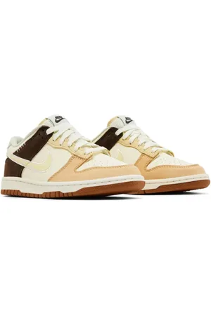 Nike Dunk Low sneakers