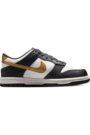 Nike Dunk Low sneakers