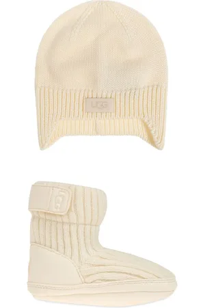 UGG Skylar boots and beanie set