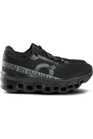 On Running Cloudmonster sneakers