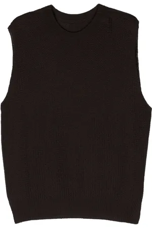 Issey Miyake Crew-neck sleeveless jumper