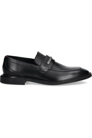 HUGO BOSS Logo-engraved leather loafers