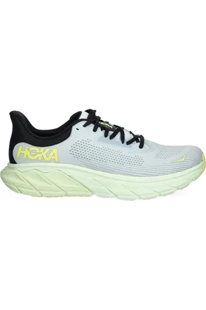 Hoka One One Arahi 7 lightweight running sneakers