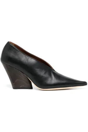 REJINA PYO Pointed-toe leather pumps