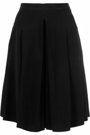 CHANEL 1990s CC button pleated skirt