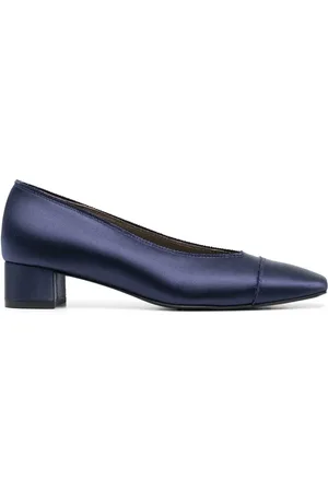 Pedro Garcia Satin-finish low-heeled pumps