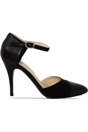 CHANEL Buckled leather pumps