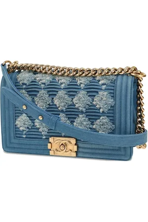CHANEL Medium Chanel Boy shoulder bag