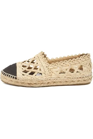 CHANEL Laser-cut raffia espadrilles