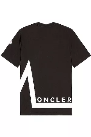 Moncler Men Short Sleeved T-Shirts - Short Sleeve T-Shirt in Black
