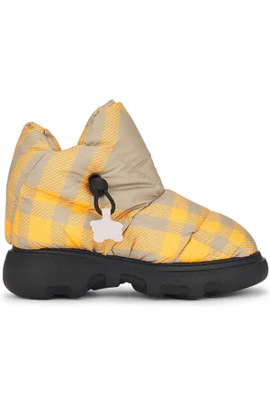Burberry Chucky Boot in Yellow