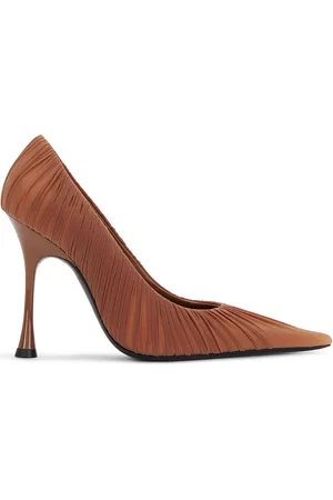 Saint Laurent Doville Pump in Tan
