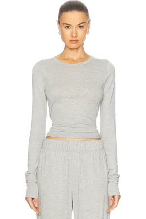 ÉTERNE Fitted Crewneck Long Sleeve T-Shirt in Grey