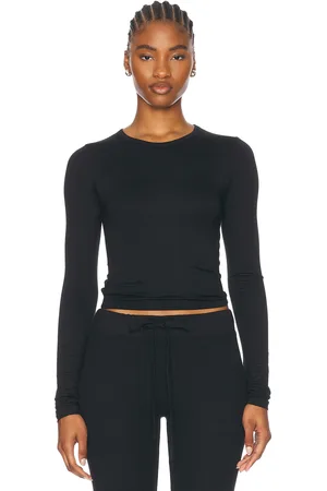 ÉTERNE Fitted Crewneck Long Sleeve T-Shirt in