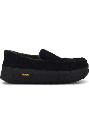 UGG Ascot Vibram Wrap Tech Shoe in