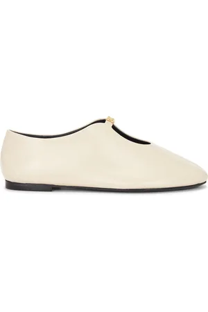 Givenchy 4g Liquid Ballerina Flat in Beige