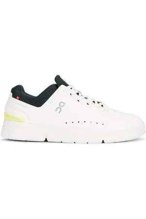 On Running The Roger Advantage Sneakers in White