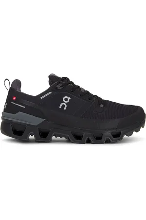 On Running Cloudwander Waterproof in Black