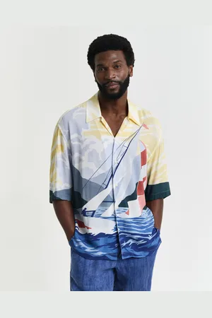 GANT Men Relaxed Fit Sailing Scene Short Sleeve Shirt (S)