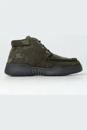 Burberry Chukka Boots Men color