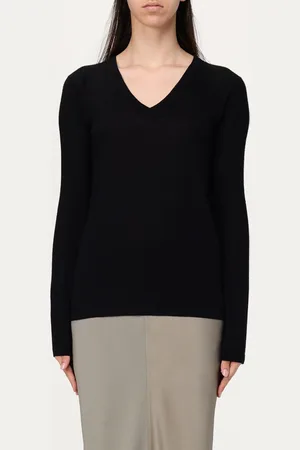 Lisa Yang Sweater Woman color
