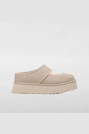 UGG Flat Shoes Woman color