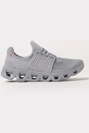 On Running Sneakers Men color