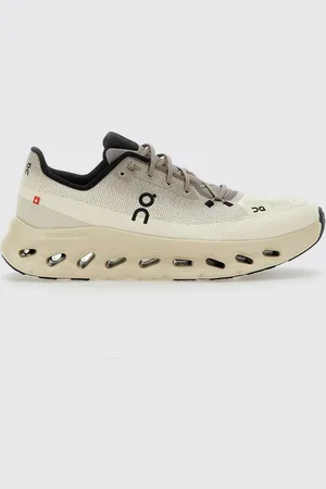 On Running Sneakers Men color
