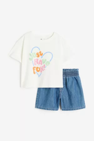 H&M Shorts - 2-piece T-shirt and Shorts Set