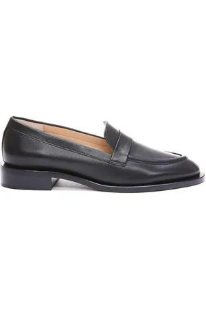 Stuart Weitzman Black Palmer Sleek Nappa Loafers, Brand Size 38 ( US Size 7.5 )