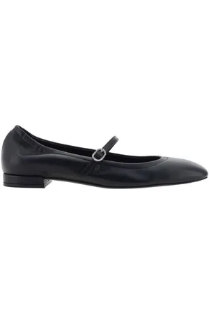 Stuart Weitzman Claris Leather Ballet Flats, Brand Size 37 ( US Size 6.5 )