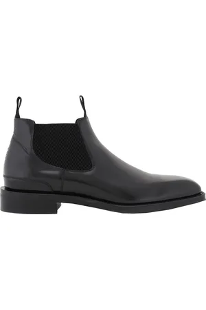Burberry Black Square-Toe Leather Chelsea Boots, Brand Size 42 ( US Size 9 )