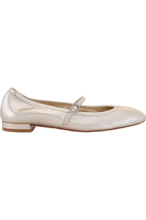 Stuart Weitzman Light Gold Claris Ballet Flats, Brand Size 38 ( US Size 7.5 )