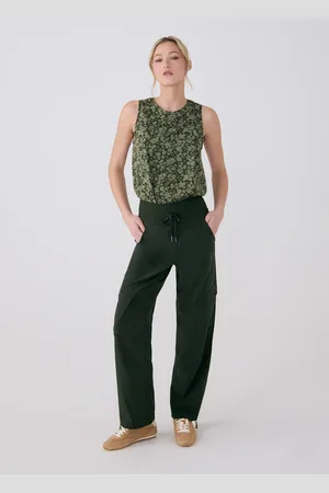 Lolë Momentum Cargo Pants