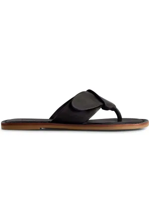 Bernardo Bernardo Laia Thong Sandal