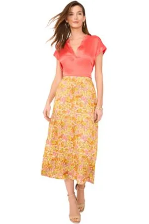 Vince Camuto Womens Split Neck Cap Sleeve Top Printed Midi Skirt